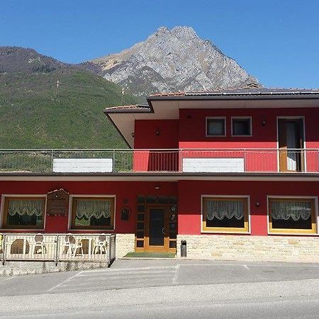 B&B La Villetta Брено Екстериор снимка