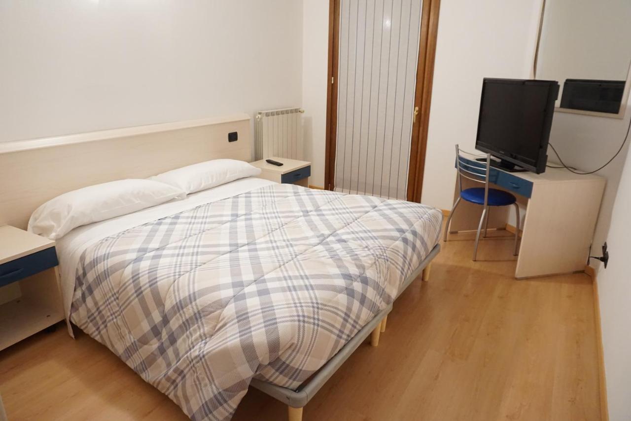 B&B La Villetta Брено Екстериор снимка