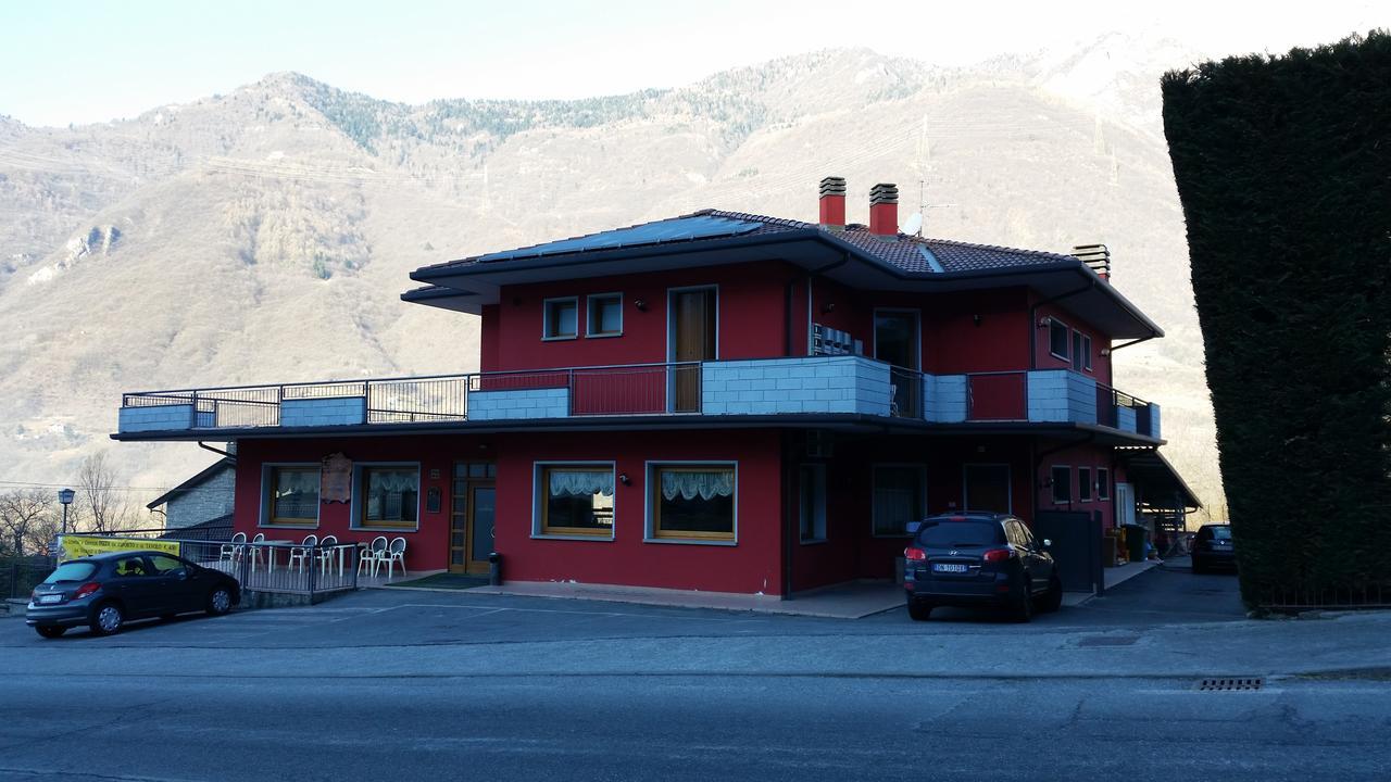 B&B La Villetta Брено Екстериор снимка