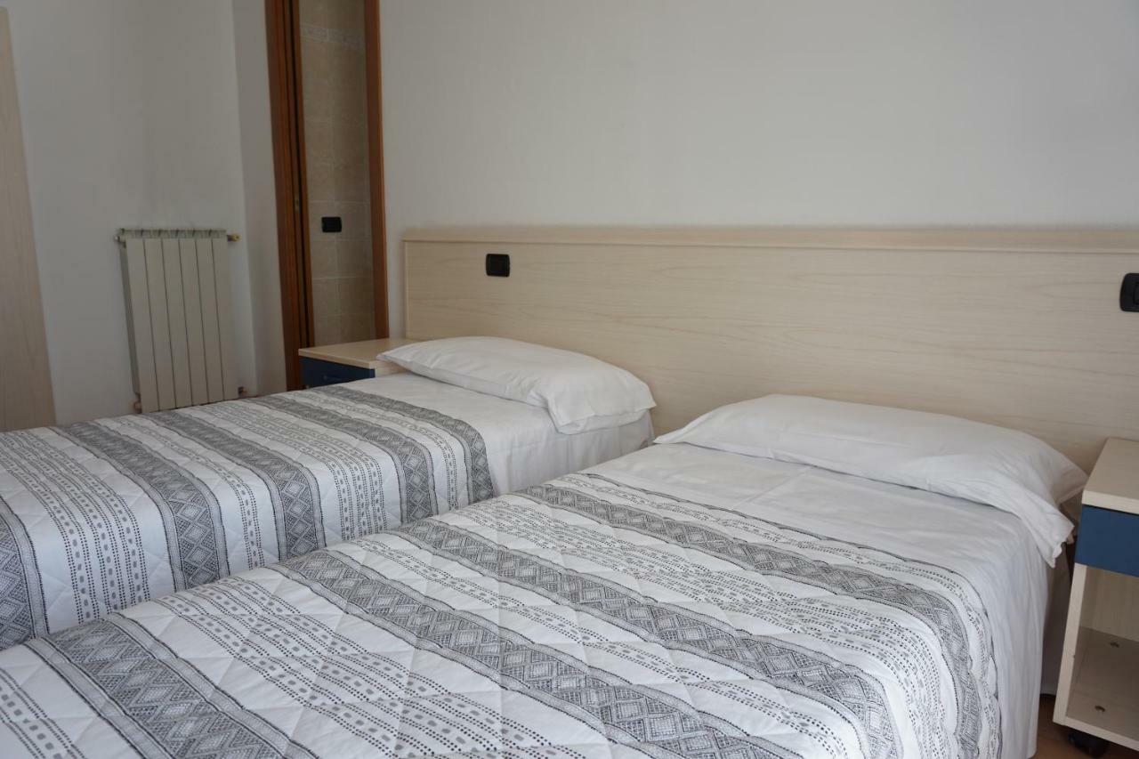 B&B La Villetta Брено Екстериор снимка