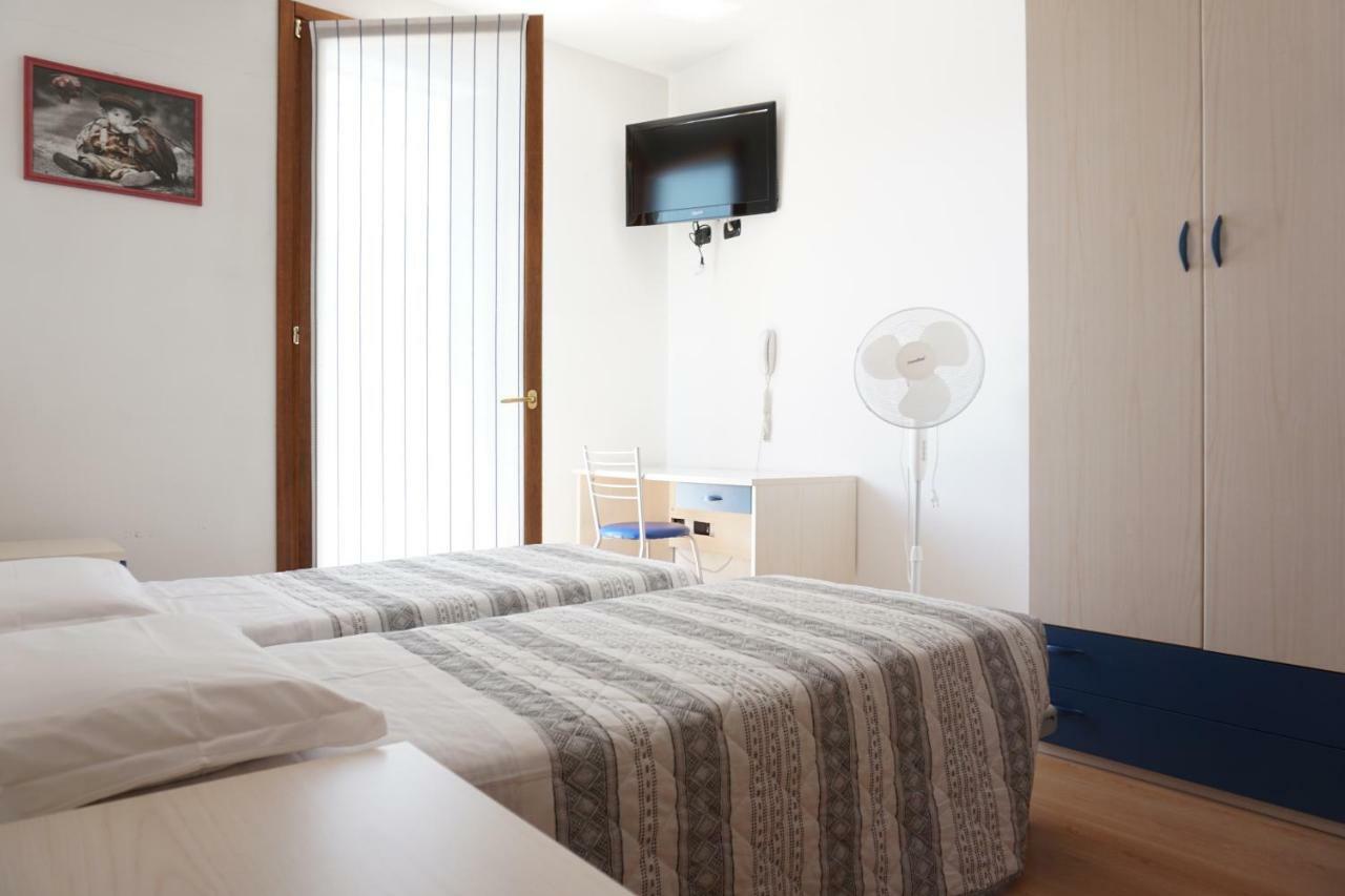 B&B La Villetta Брено Екстериор снимка