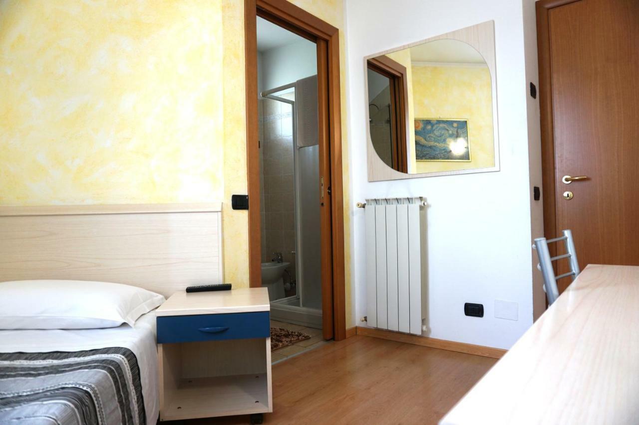 B&B La Villetta Брено Екстериор снимка