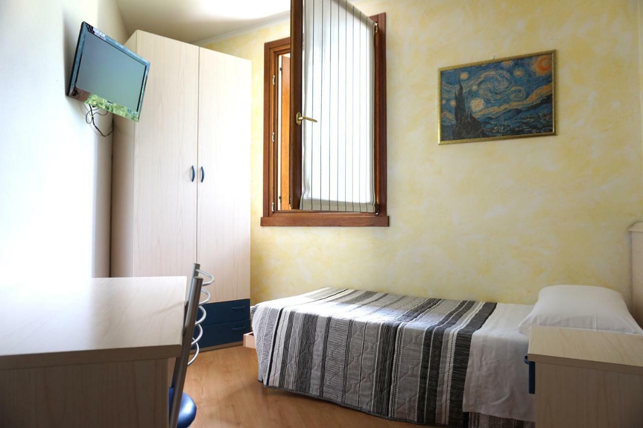 B&B La Villetta Брено Екстериор снимка