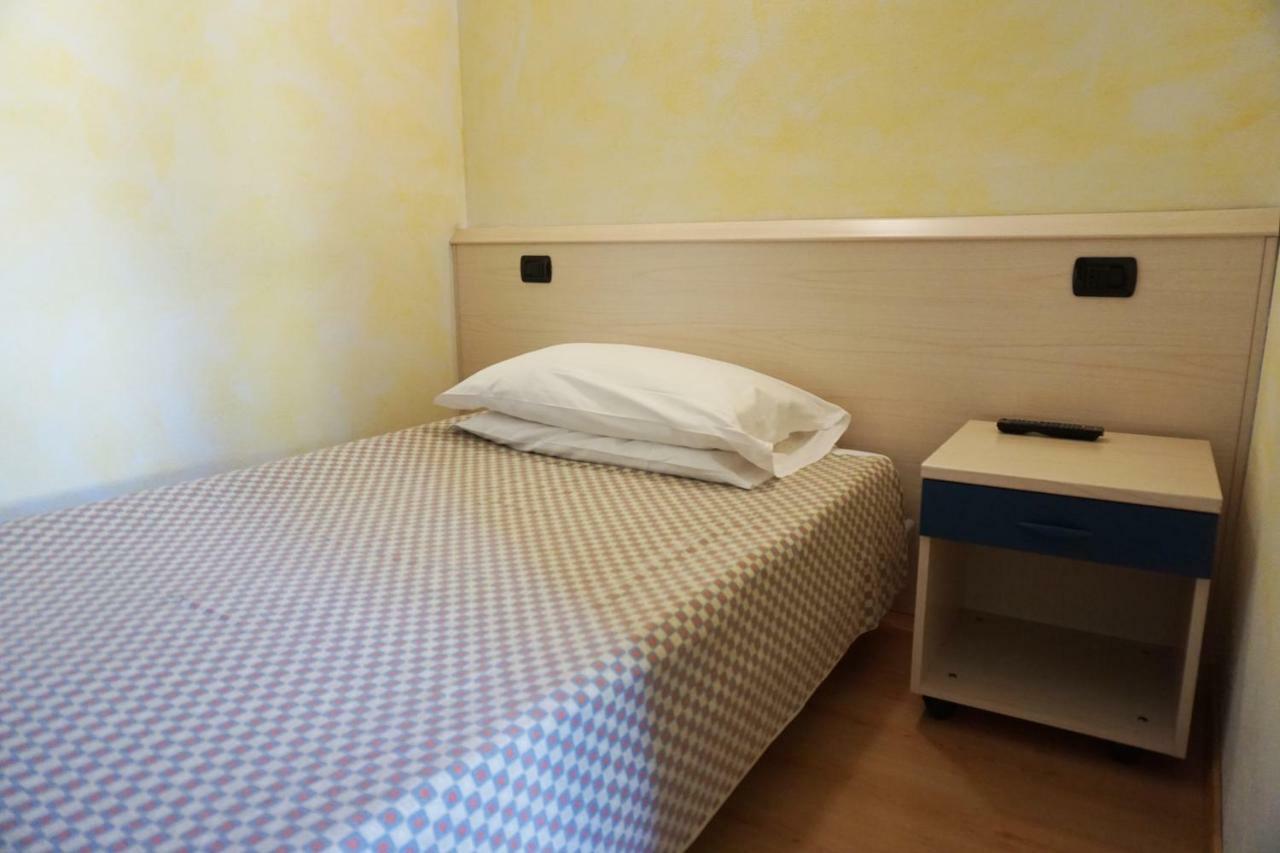 B&B La Villetta Брено Екстериор снимка