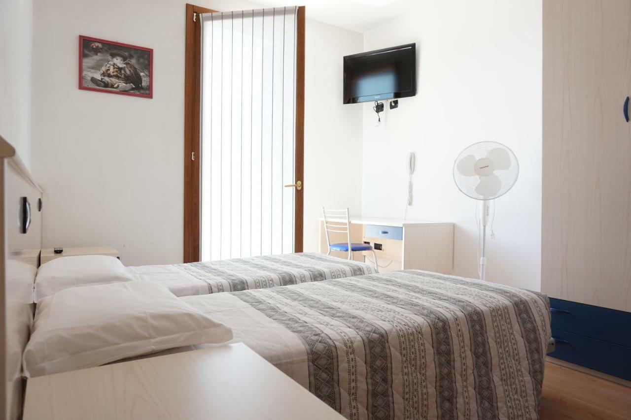 B&B La Villetta Брено Екстериор снимка
