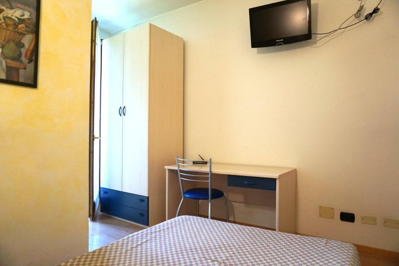 B&B La Villetta Брено Екстериор снимка