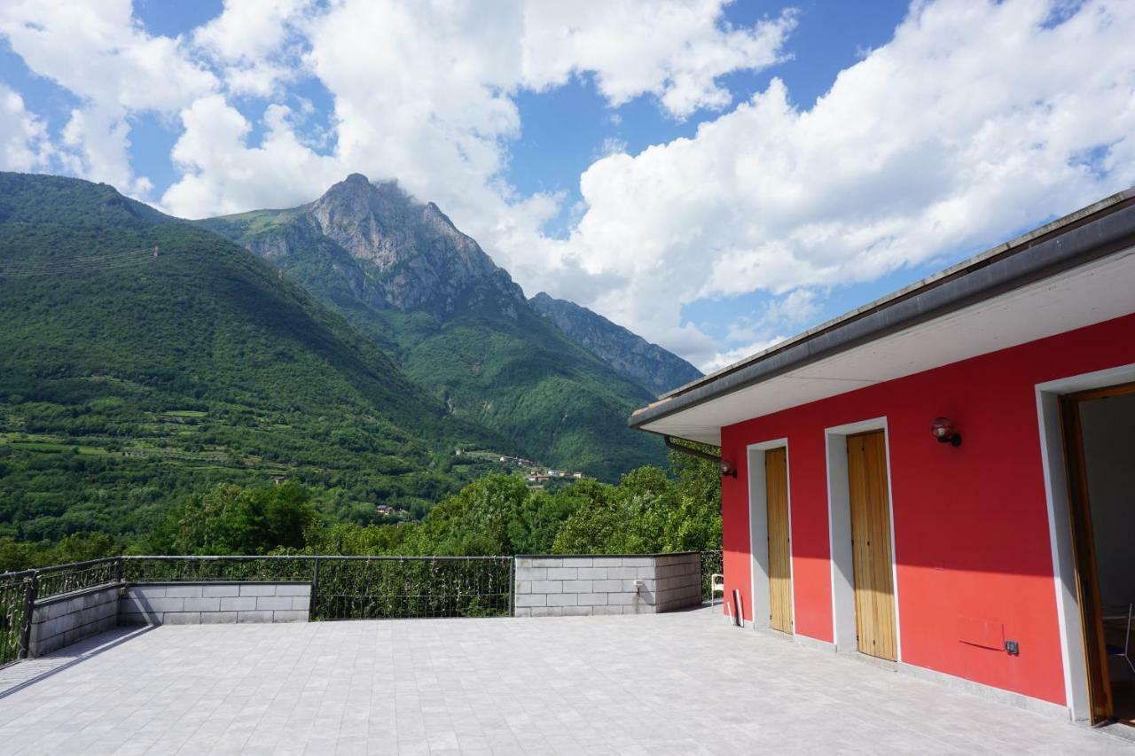 B&B La Villetta Брено Екстериор снимка