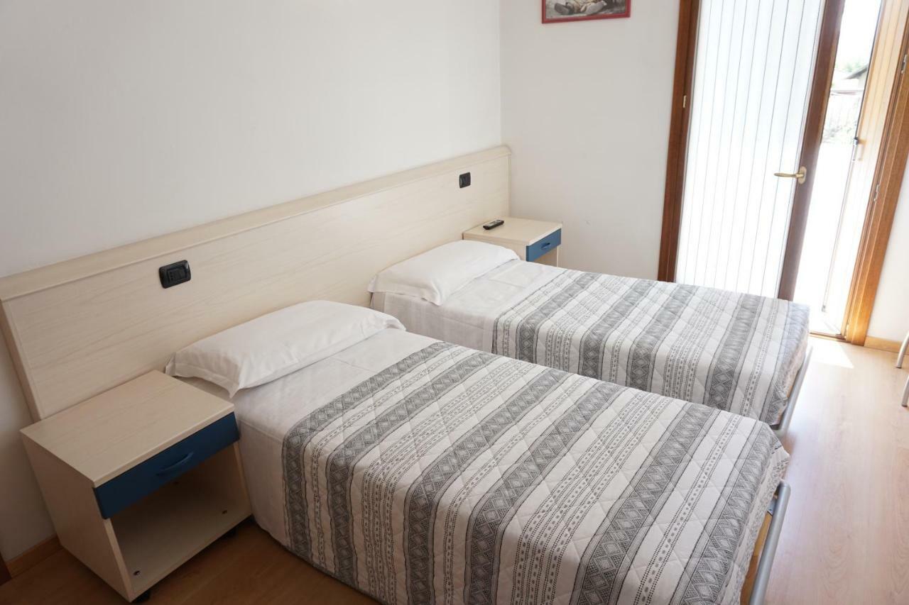 B&B La Villetta Брено Екстериор снимка