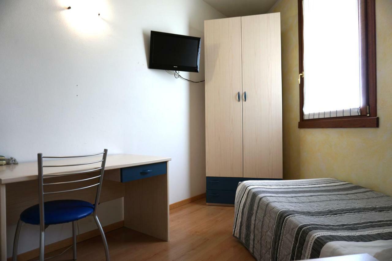 B&B La Villetta Брено Екстериор снимка